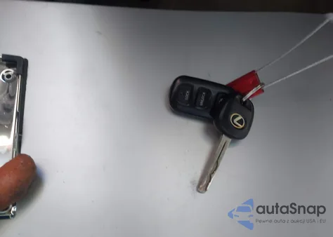 1998 Lexus Es 300 из США, поврежденный, VIN JT8BF28G2W0108101